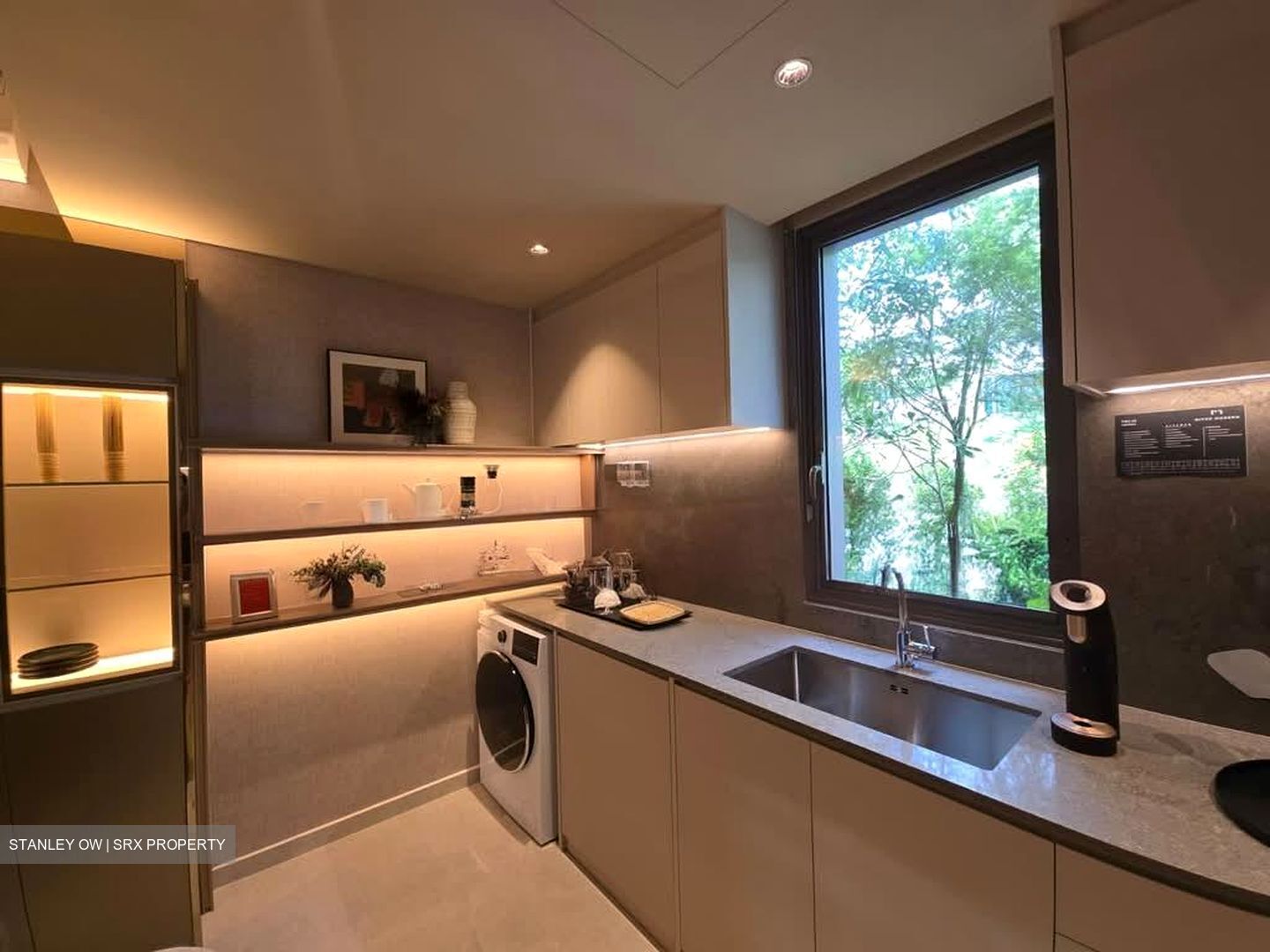 River Modern (D9), Apartment #527440341